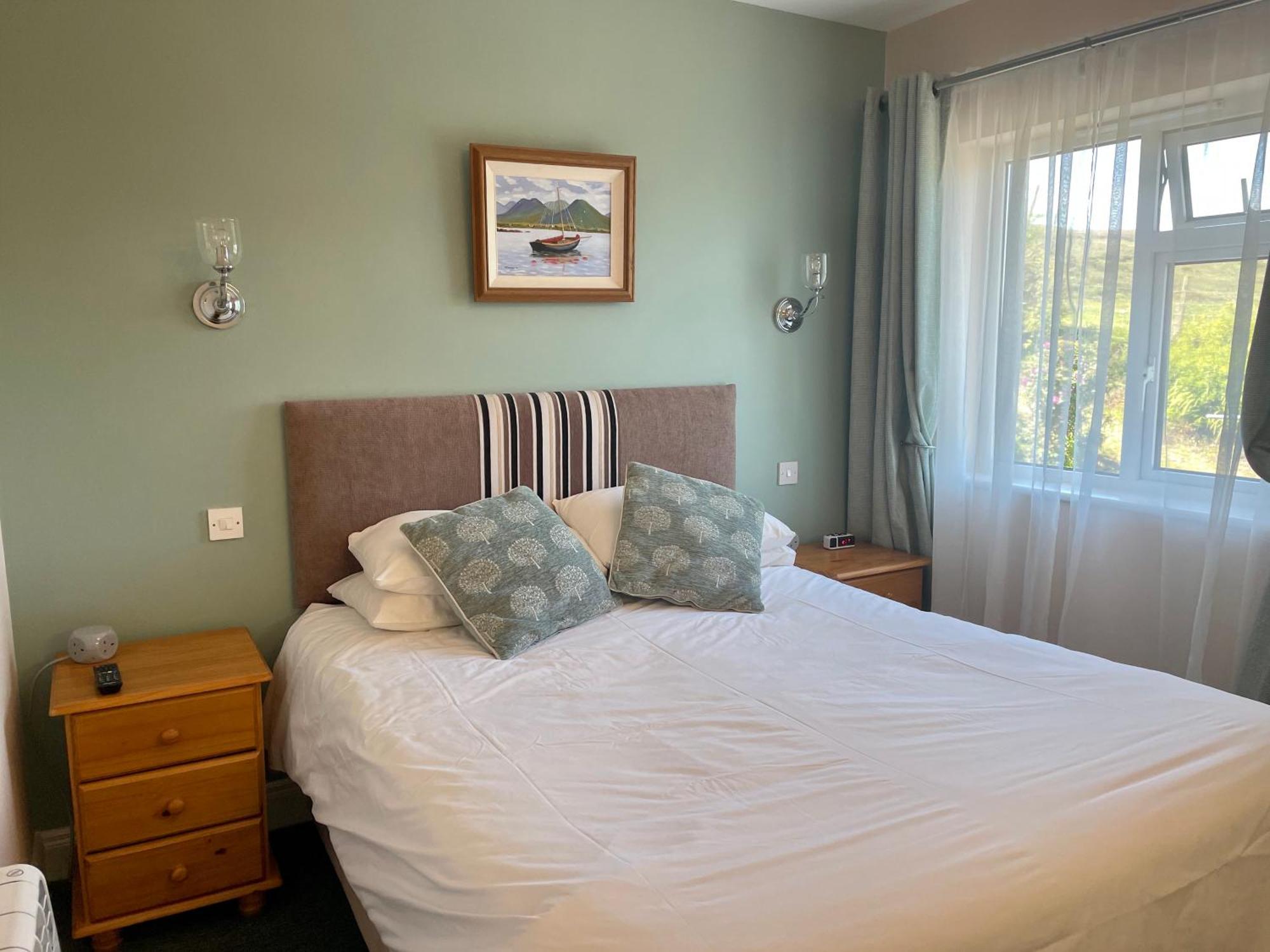 Buttermilk Lodge Guest Accommodation Clifden Esterno foto