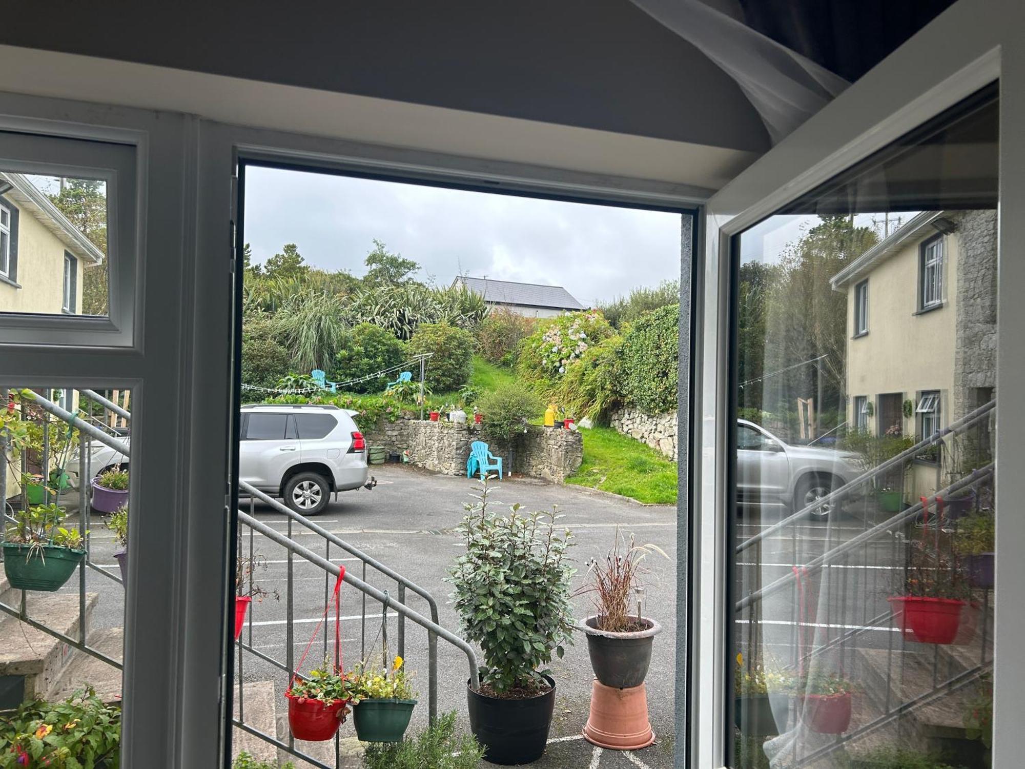 Buttermilk Lodge Guest Accommodation Clifden Esterno foto