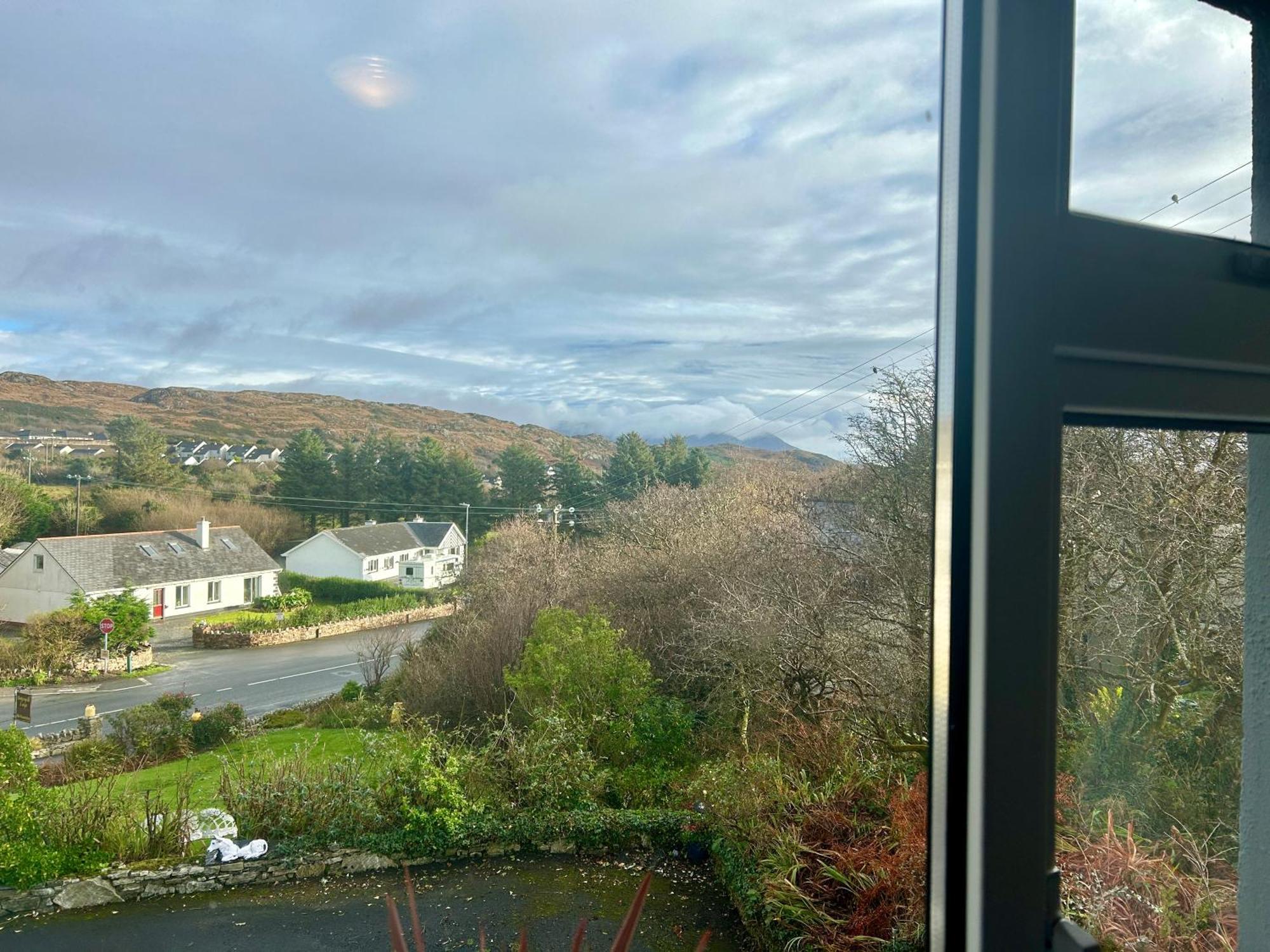 Buttermilk Lodge Guest Accommodation Clifden Esterno foto